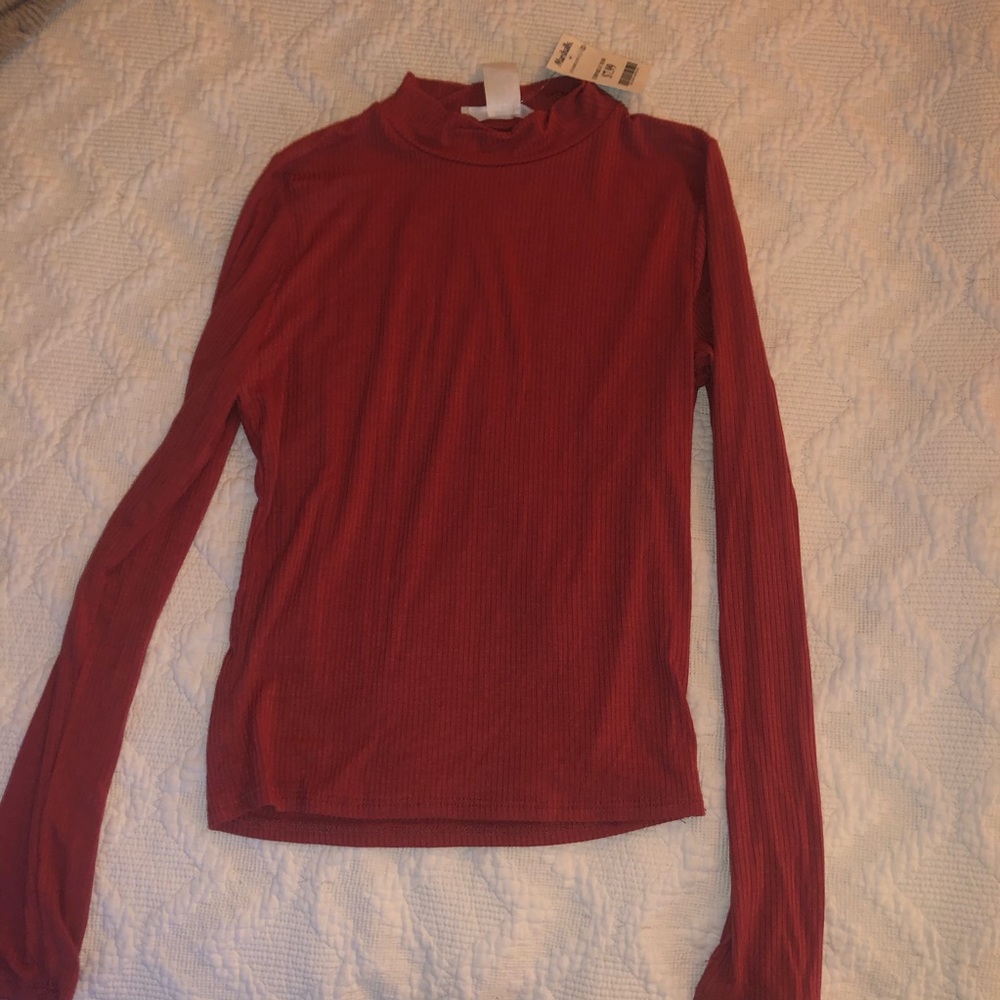 Cowl neck ribbed shirt